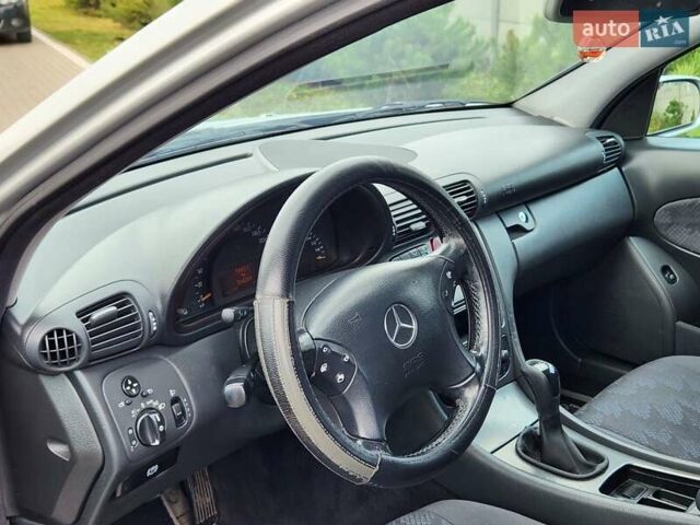 Сірий Мерседес Ц-Клас, об'ємом двигуна 2.15 л та пробігом 356 тис. км за 3550 $, фото 17 на Automoto.ua