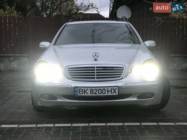 Серый Мерседес Ц-Класс, объемом двигателя 2.7 л и пробегом 455 тыс. км за 4700 $, фото 4 на Automoto.ua