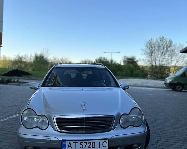 Сірий Мерседес Ц-Клас, об'ємом двигуна 2 л та пробігом 350 тис. км за 2550 $, фото 4 на Automoto.ua