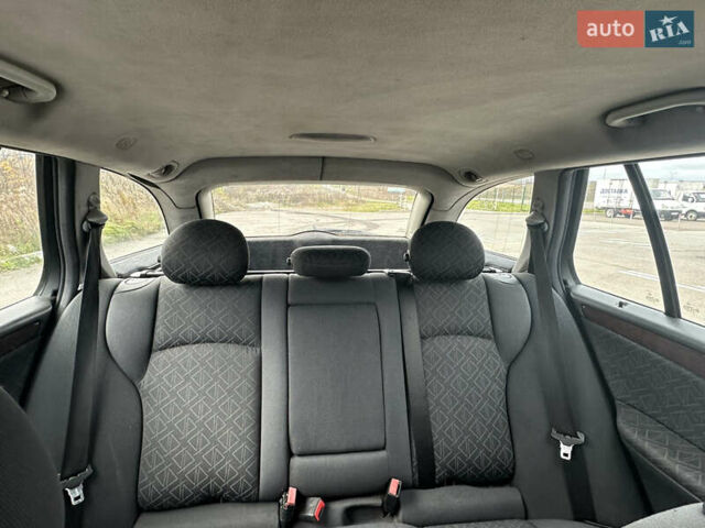 Серый Мерседес Ц-Класс, объемом двигателя 2.69 л и пробегом 500 тыс. км за 3550 $, фото 11 на Automoto.ua