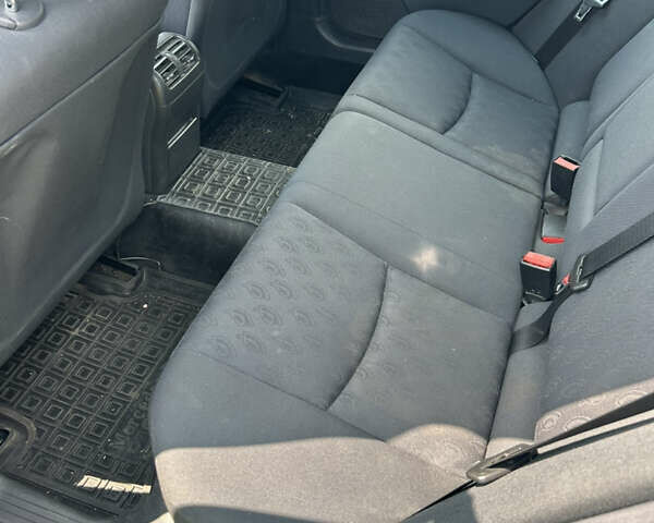 Сірий Мерседес Ц-Клас, об'ємом двигуна 1.8 л та пробігом 93 тис. км за 7500 $, фото 12 на Automoto.ua