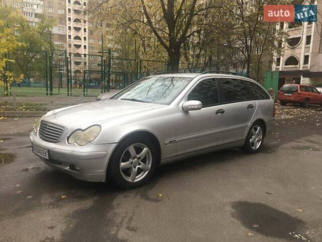 Сірий Мерседес Ц-Клас, об'ємом двигуна 2.2 л та пробігом 370 тис. км за 4000 $, фото 1 на Automoto.ua