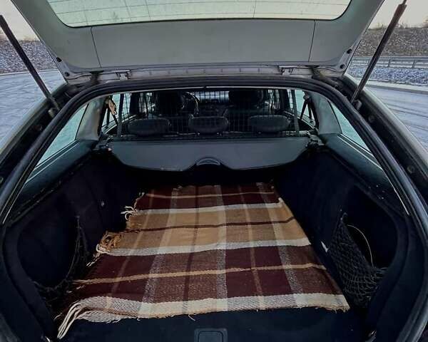 Сірий Мерседес Ц-Клас, об'ємом двигуна 2.1 л та пробігом 463 тис. км за 4300 $, фото 10 на Automoto.ua