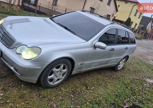 Серый Мерседес Ц-Класс, объемом двигателя 2.1 л и пробегом 350 тыс. км за 4001 $, фото 2 на Automoto.ua