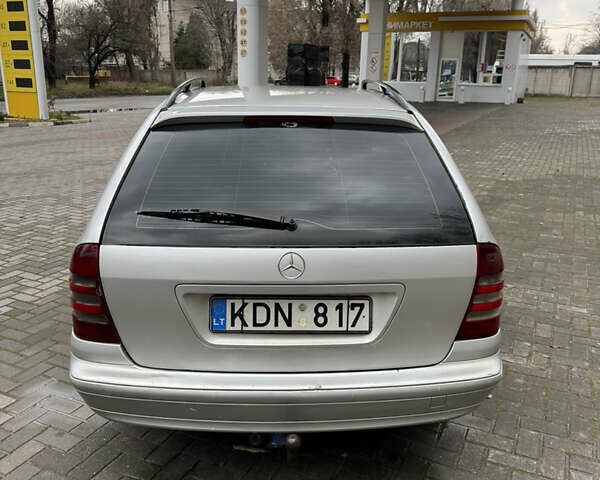 Серый Мерседес Ц-Класс, объемом двигателя 2.2 л и пробегом 260 тыс. км за 2500 $, фото 3 на Automoto.ua