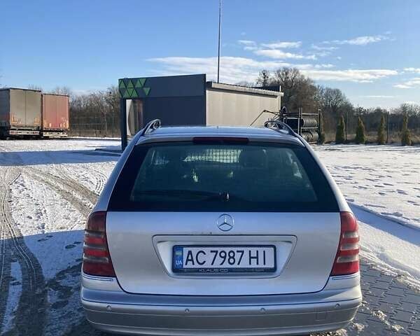 Серый Мерседес Ц-Класс, объемом двигателя 2.7 л и пробегом 317 тыс. км за 5300 $, фото 4 на Automoto.ua