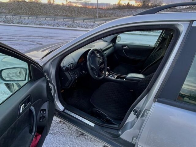 Серый Мерседес Ц-Класс, объемом двигателя 2.1 л и пробегом 463 тыс. км за 4300 $, фото 8 на Automoto.ua