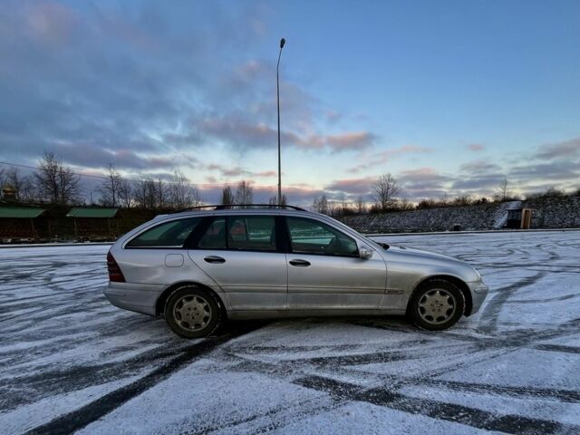 Серый Мерседес Ц-Класс, объемом двигателя 2.1 л и пробегом 463 тыс. км за 4300 $, фото 4 на Automoto.ua