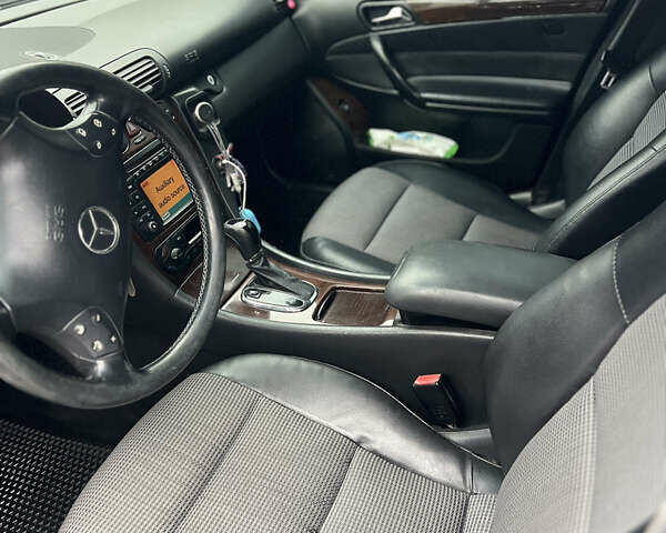 Сірий Мерседес Ц-Клас, об'ємом двигуна 2.69 л та пробігом 490 тис. км за 6900 $, фото 5 на Automoto.ua