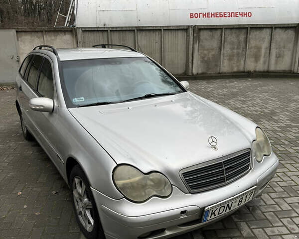 Серый Мерседес Ц-Класс, объемом двигателя 2.2 л и пробегом 260 тыс. км за 2500 $, фото 1 на Automoto.ua
