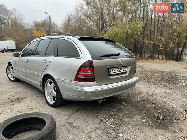 Сірий Мерседес Ц-Клас, об'ємом двигуна 2.69 л та пробігом 490 тис. км за 6900 $, фото 1 на Automoto.ua