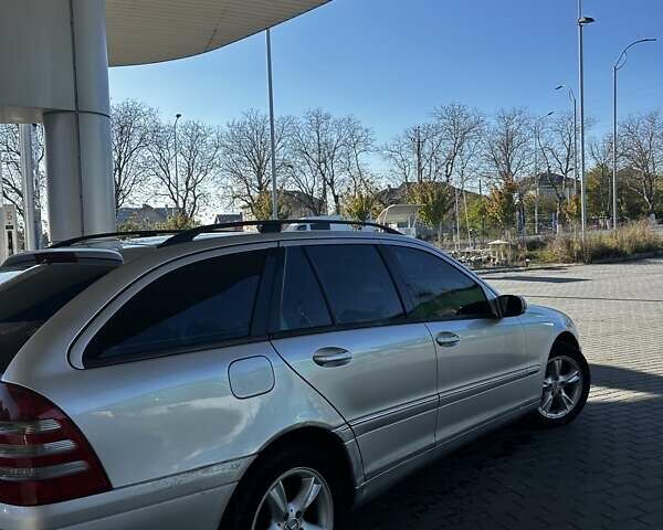 Серый Мерседес Ц-Класс, объемом двигателя 2.1 л и пробегом 465 тыс. км за 5500 $, фото 5 на Automoto.ua