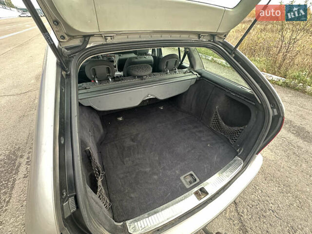 Серый Мерседес Ц-Класс, объемом двигателя 2.69 л и пробегом 500 тыс. км за 3550 $, фото 12 на Automoto.ua