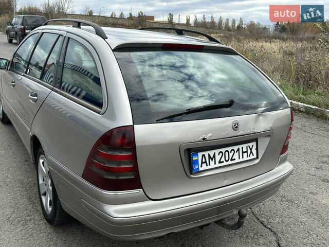 Серый Мерседес Ц-Класс, объемом двигателя 2.69 л и пробегом 500 тыс. км за 3550 $, фото 4 на Automoto.ua