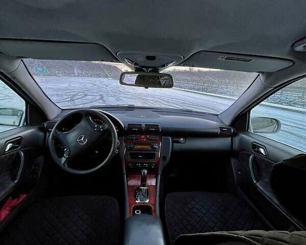 Сірий Мерседес Ц-Клас, об'ємом двигуна 2.1 л та пробігом 463 тис. км за 4300 $, фото 8 на Automoto.ua