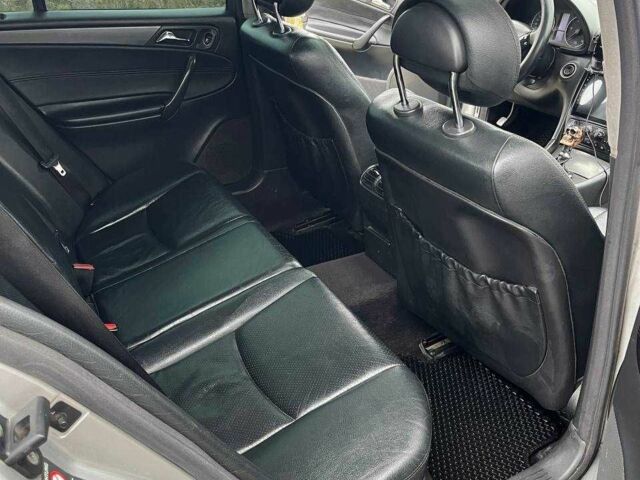 Серый Мерседес Ц-Класс, объемом двигателя 2.7 л и пробегом 360 тыс. км за 3000 $, фото 2 на Automoto.ua