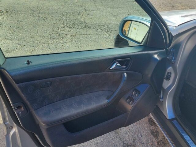 Сірий Мерседес Ц-Клас, об'ємом двигуна 2.1 л та пробігом 500 тис. км за 3700 $, фото 7 на Automoto.ua