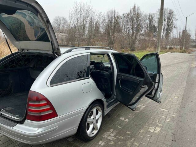 Серый Мерседес Ц-Класс, объемом двигателя 2.7 л и пробегом 360 тыс. км за 3000 $, фото 1 на Automoto.ua