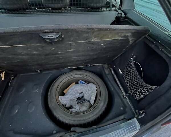 Сірий Мерседес Ц-Клас, об'ємом двигуна 2.1 л та пробігом 463 тис. км за 4300 $, фото 11 на Automoto.ua