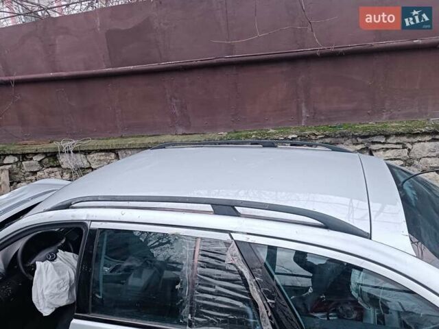 Серый Мерседес Ц-Класс, объемом двигателя 2.2 л и пробегом 400 тыс. км за 1500 $, фото 2 на Automoto.ua