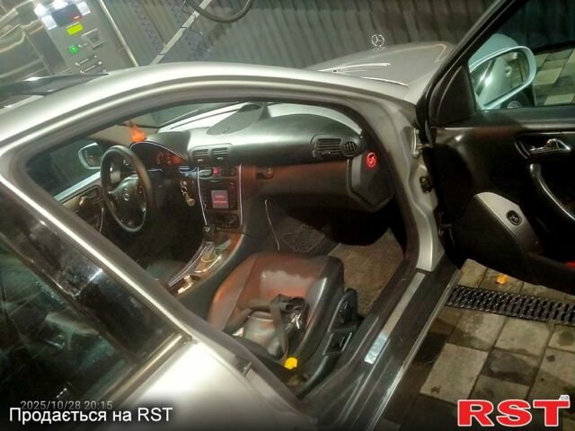 Сірий Мерседес Ц-Клас, об'ємом двигуна 2.7 л та пробігом 300 тис. км за 4990 $, фото 5 на Automoto.ua