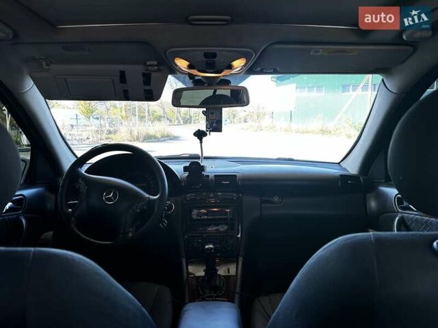 Серый Мерседес Ц-Класс, объемом двигателя 2.1 л и пробегом 465 тыс. км за 5500 $, фото 16 на Automoto.ua