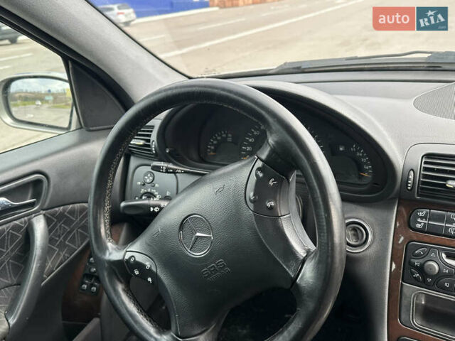 Серый Мерседес Ц-Класс, объемом двигателя 2.69 л и пробегом 500 тыс. км за 3550 $, фото 7 на Automoto.ua