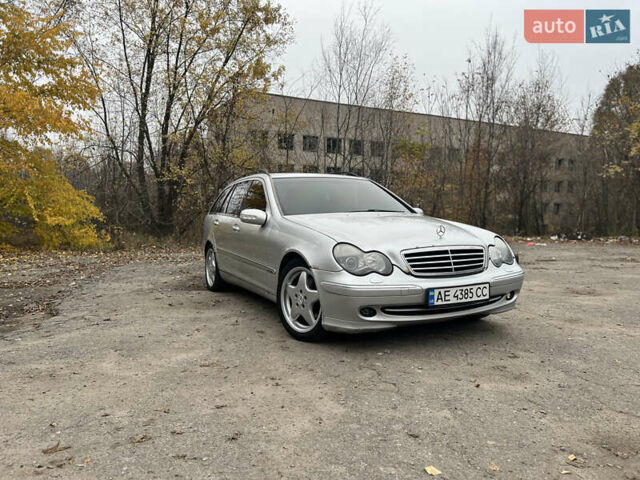 Сірий Мерседес Ц-Клас, об'ємом двигуна 2.69 л та пробігом 490 тис. км за 6900 $, фото 2 на Automoto.ua