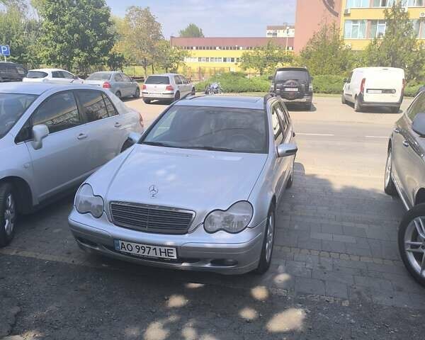 Сірий Мерседес Ц-Клас, об'ємом двигуна 1.8 л та пробігом 310 тис. км за 4000 $, фото 4 на Automoto.ua