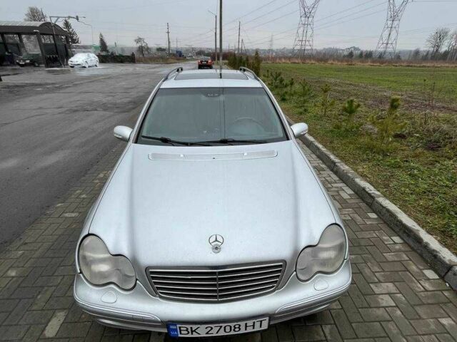 Серый Мерседес Ц-Класс, объемом двигателя 2.7 л и пробегом 360 тыс. км за 3000 $, фото 6 на Automoto.ua