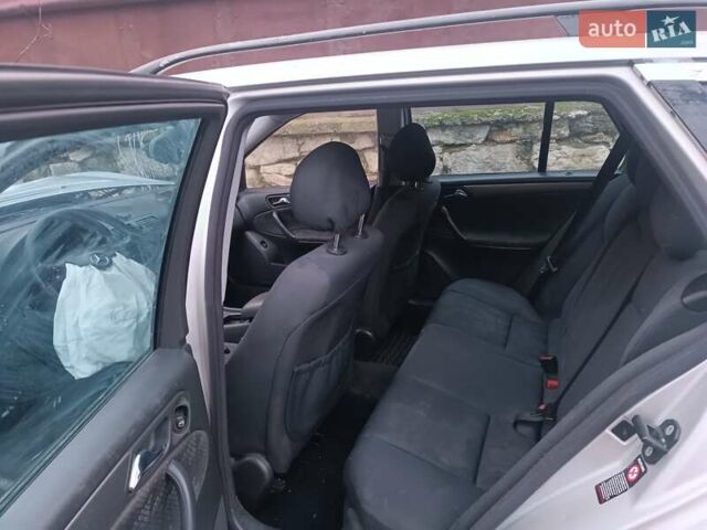 Серый Мерседес Ц-Класс, объемом двигателя 2.2 л и пробегом 400 тыс. км за 1500 $, фото 3 на Automoto.ua