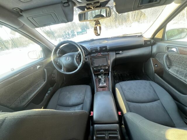 Серый Мерседес Ц-Класс, объемом двигателя 2.1 л и пробегом 340 тыс. км за 3200 $, фото 6 на Automoto.ua