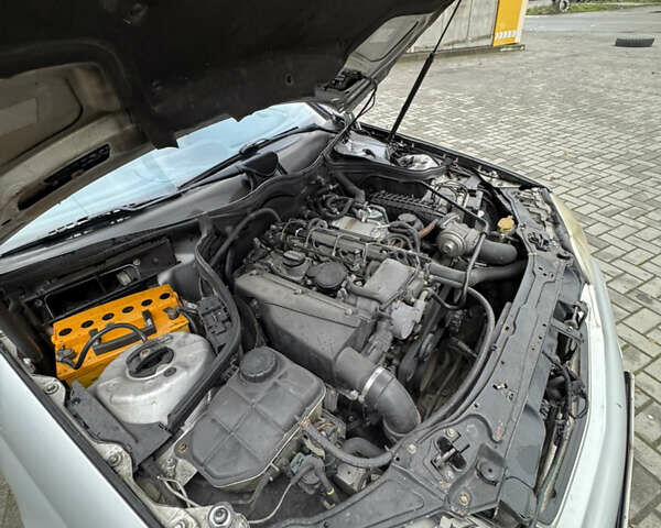 Серый Мерседес Ц-Класс, объемом двигателя 2.2 л и пробегом 260 тыс. км за 2500 $, фото 9 на Automoto.ua