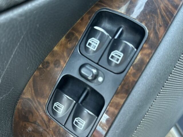 Серый Мерседес Ц-Класс, объемом двигателя 2.2 л и пробегом 300 тыс. км за 2300 $, фото 15 на Automoto.ua