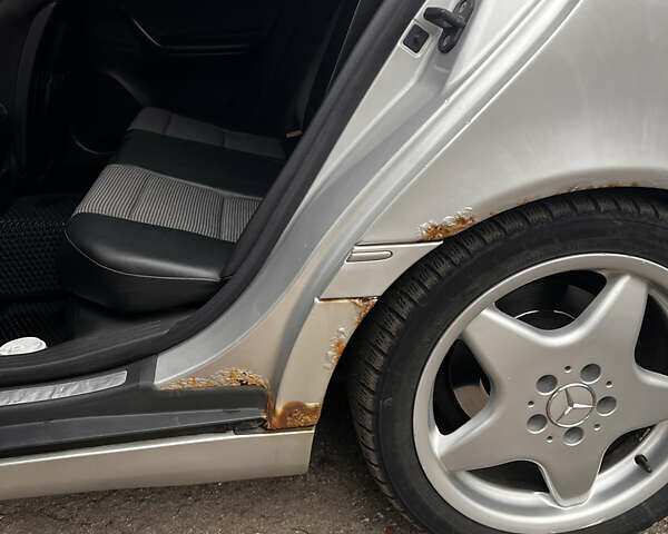 Сірий Мерседес Ц-Клас, об'ємом двигуна 2.69 л та пробігом 490 тис. км за 6900 $, фото 11 на Automoto.ua