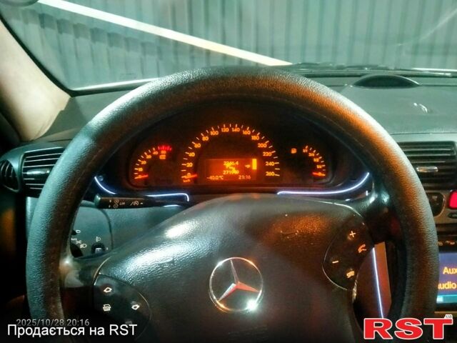 Сірий Мерседес Ц-Клас, об'ємом двигуна 2.7 л та пробігом 300 тис. км за 4990 $, фото 7 на Automoto.ua