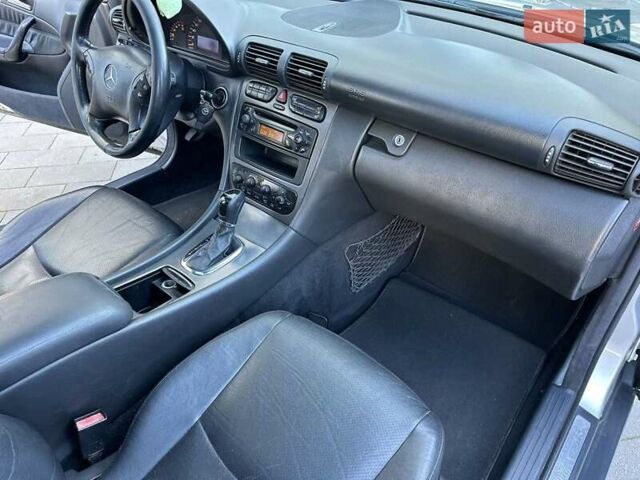 Мерседес Ц-Класс 2003 в Косове на Automoto.ua Серый Мерседес Ц-Класс, объемом двигателя 2.7 л и пробегом 400 тыс. км за 4999 $, фото 25 на Automoto.ua