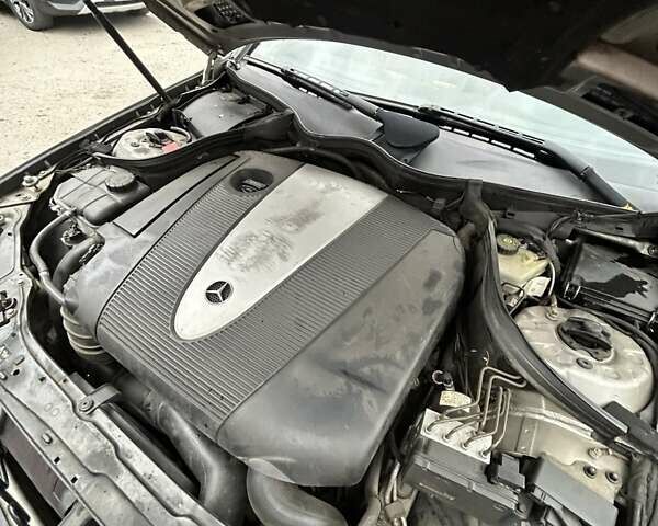 Серый Мерседес Ц-Класс, объемом двигателя 2.15 л и пробегом 353 тыс. км за 4900 $, фото 27 на Automoto.ua