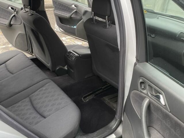 Сірий Мерседес Ц-Клас, об'ємом двигуна 1.8 л та пробігом 233 тис. км за 4600 $, фото 15 на Automoto.ua