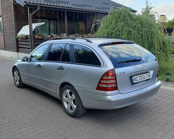 Сірий Мерседес Ц-Клас, об'ємом двигуна 2.1 л та пробігом 420 тис. км за 4000 $, фото 2 на Automoto.ua