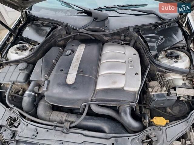 Сірий Мерседес Ц-Клас, об'ємом двигуна 2.2 л та пробігом 279 тис. км за 5200 $, фото 5 на Automoto.ua