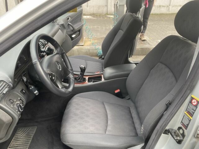 Сірий Мерседес Ц-Клас, об'ємом двигуна 1.8 л та пробігом 233 тис. км за 4600 $, фото 7 на Automoto.ua