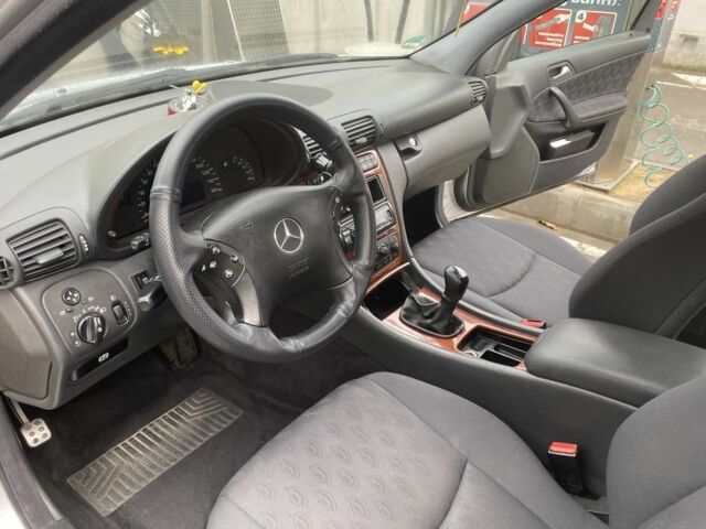 Сірий Мерседес Ц-Клас, об'ємом двигуна 1.8 л та пробігом 233 тис. км за 4600 $, фото 6 на Automoto.ua