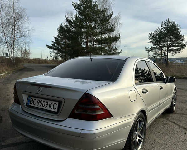 Серый Мерседес Ц-Класс, объемом двигателя 2.15 л и пробегом 387 тыс. км за 5500 $, фото 3 на Automoto.ua