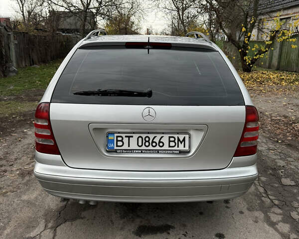 Серый Мерседес Ц-Класс, объемом двигателя 2.7 л и пробегом 208 тыс. км за 4750 $, фото 6 на Automoto.ua