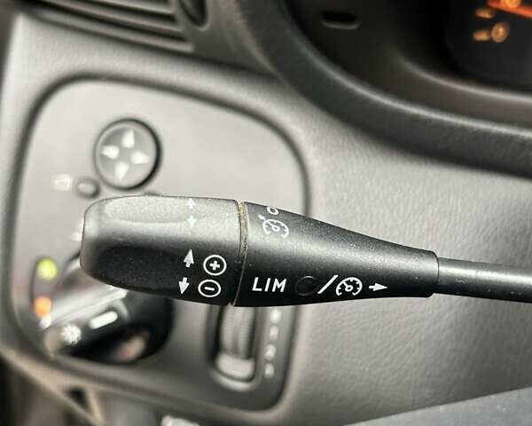 Серый Мерседес Ц-Класс, объемом двигателя 2.15 л и пробегом 353 тыс. км за 4900 $, фото 24 на Automoto.ua