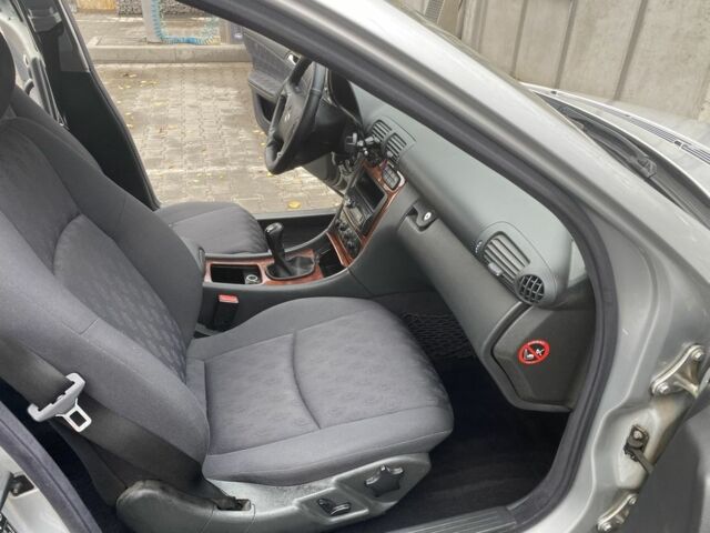 Сірий Мерседес Ц-Клас, об'ємом двигуна 1.8 л та пробігом 233 тис. км за 4600 $, фото 14 на Automoto.ua