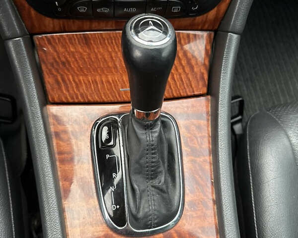 Серый Мерседес Ц-Класс, объемом двигателя 2.7 л и пробегом 208 тыс. км за 4750 $, фото 43 на Automoto.ua