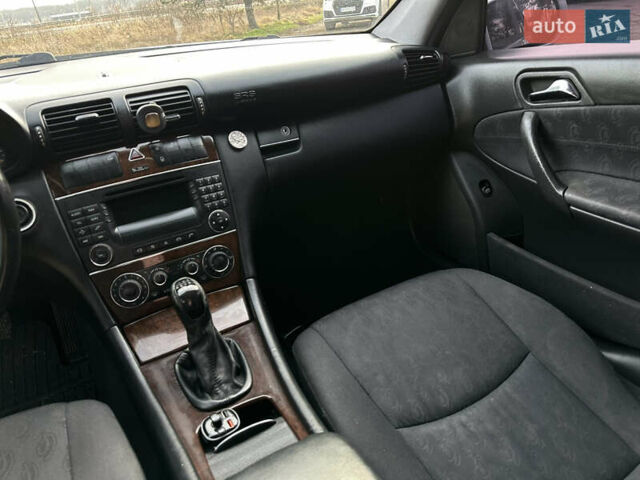 Серый Мерседес Ц-Класс, объемом двигателя 2.15 л и пробегом 387 тыс. км за 5500 $, фото 15 на Automoto.ua