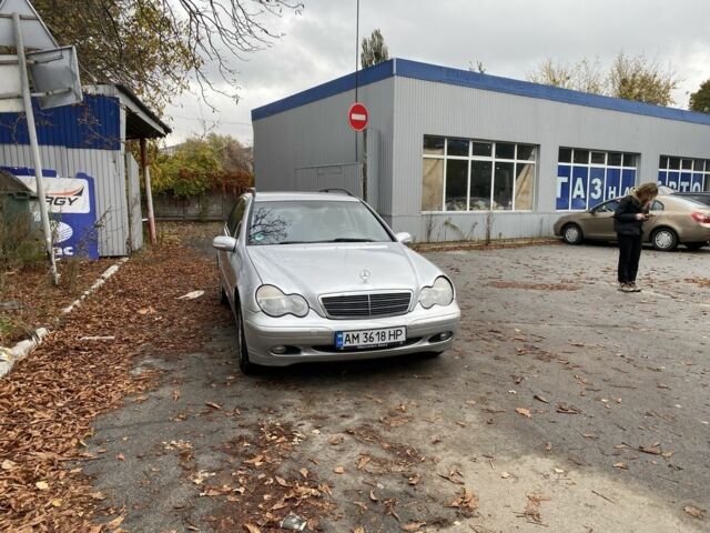 Сірий Мерседес Ц-Клас, об'ємом двигуна 1.8 л та пробігом 233 тис. км за 4600 $, фото 3 на Automoto.ua